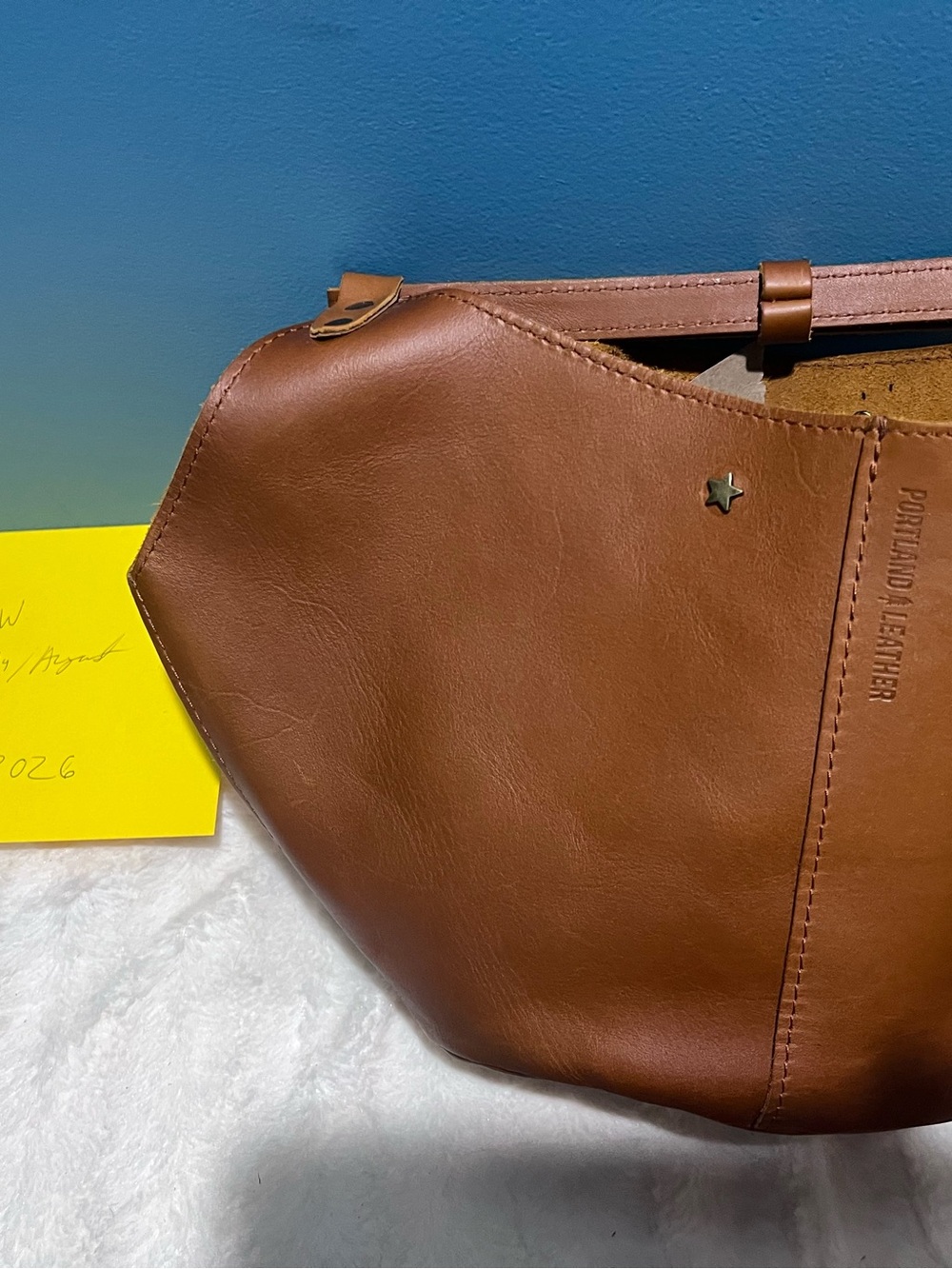 Modified Portland Leather Large Kangaroo Honey - Picture 3 of 4